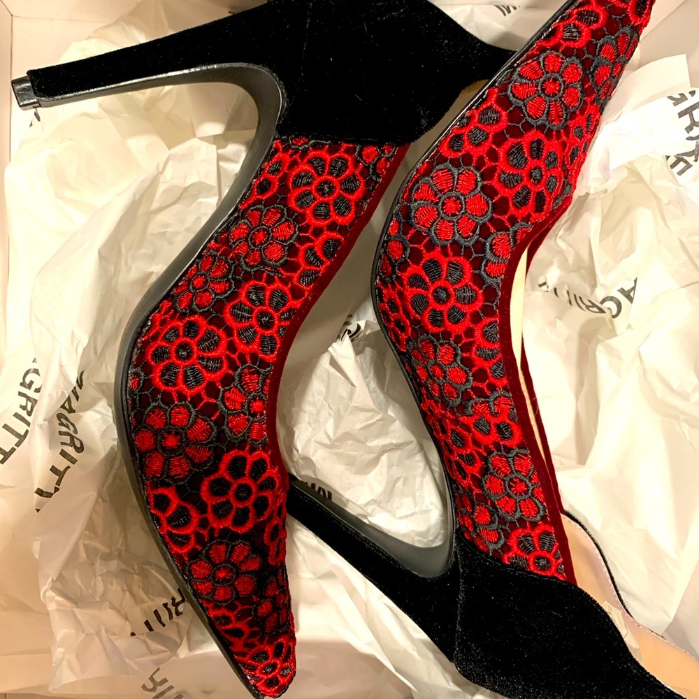 Magritte velvet 4” heels